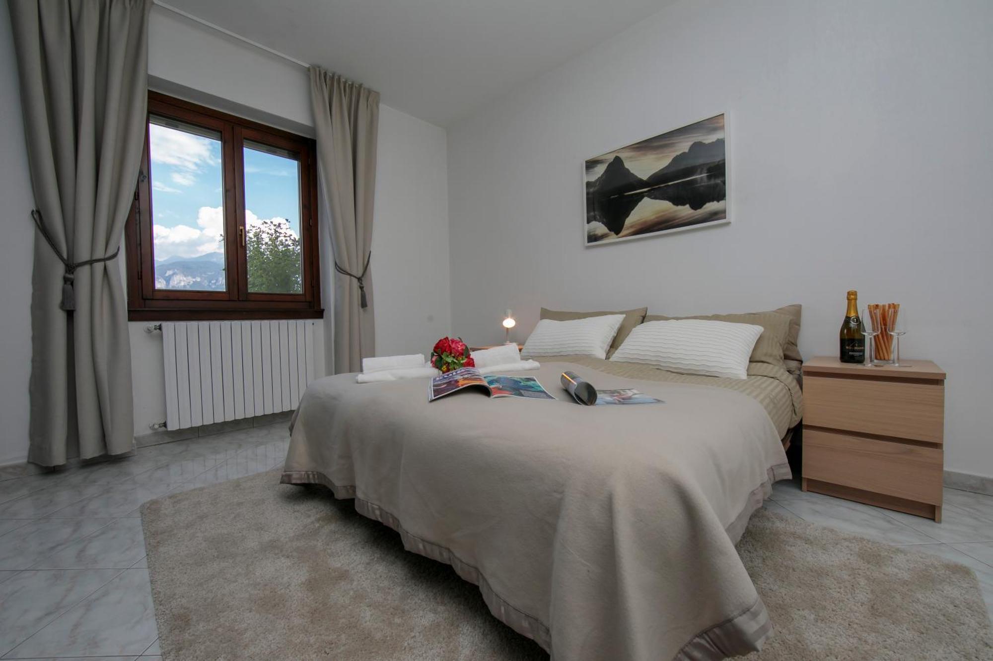 דירות מנאג'יו Sonenga Panoramic Terrace מראה חיצוני תמונה